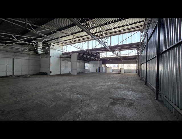 1,458M² WAREHOUSE TO LET IN ISANDO